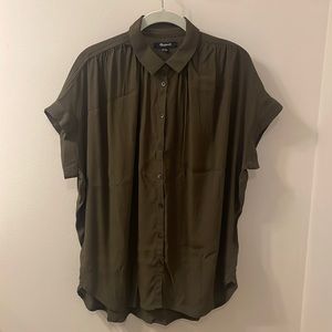 NWT Madewell Central Drapey Shirt- small in color Kale